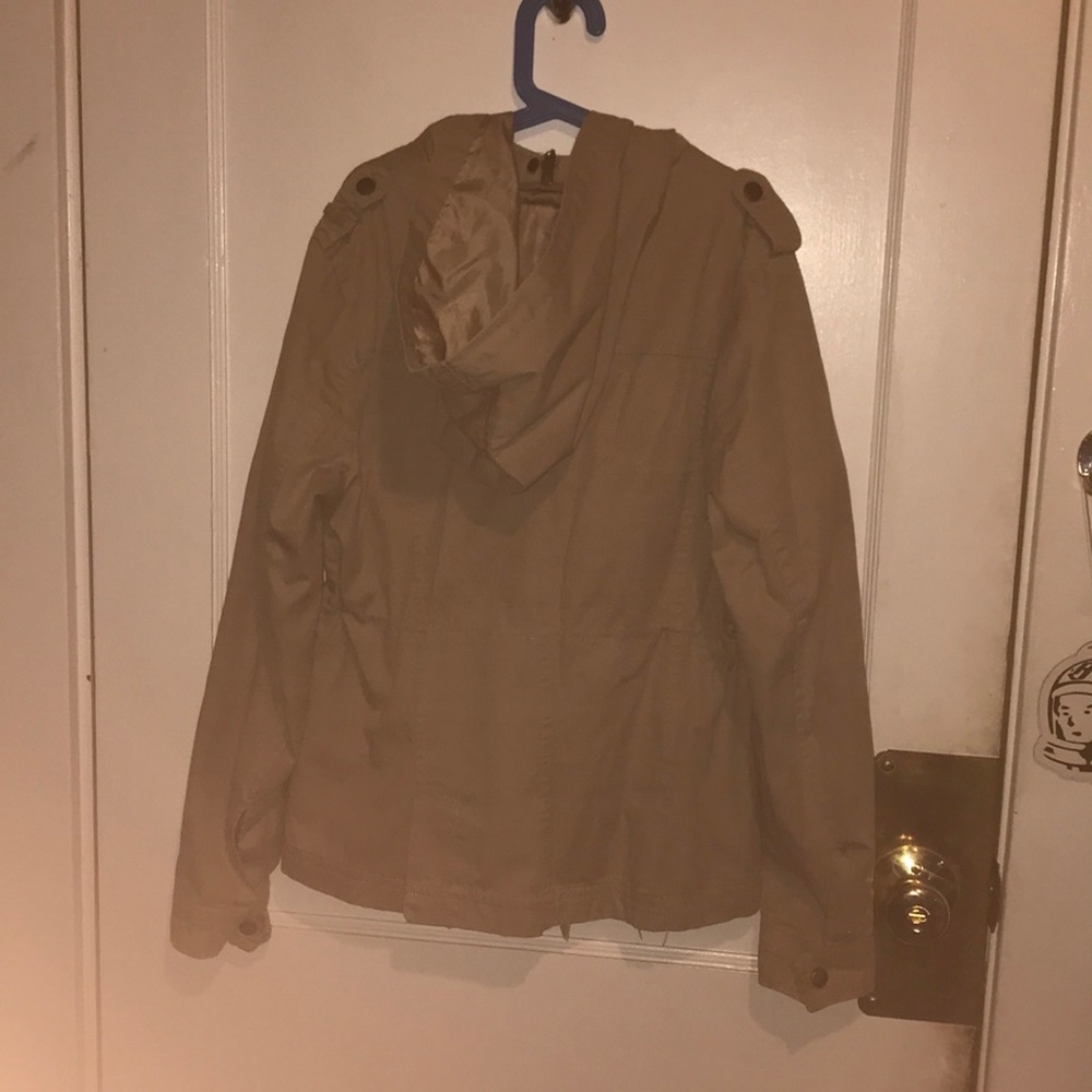 Women’s Jacket - Picture 2 of 4
